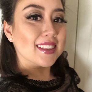 Meet your Posher, Della